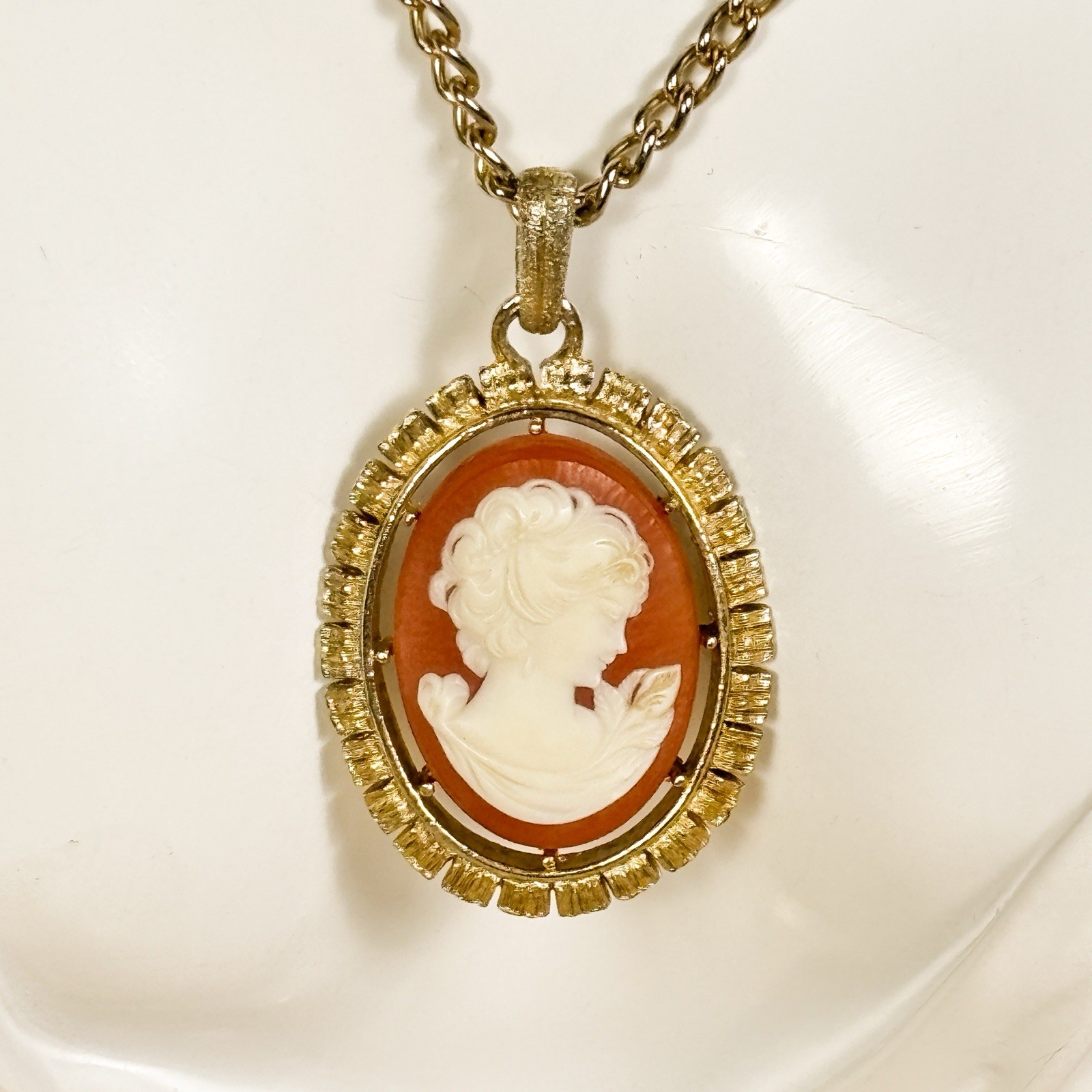 Cameo Pendant Vintage Victorian Revival Gold Tone Etched Back 25in B11