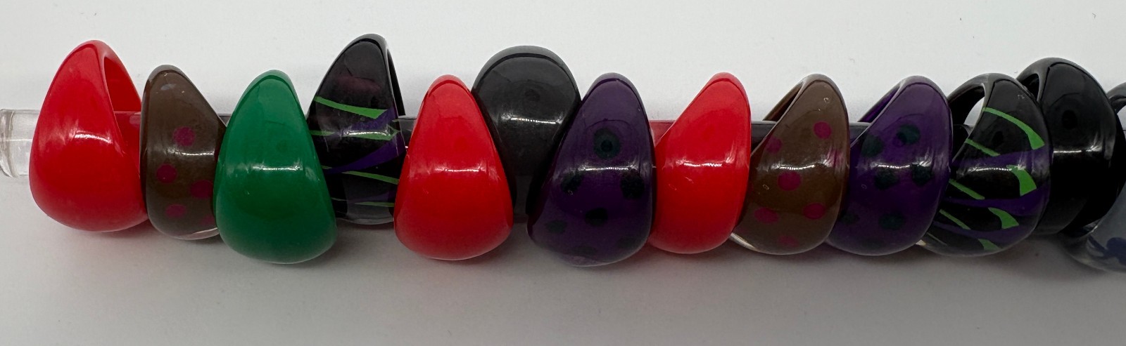 Lot of 24 – Vintage Plastic / Acrylic Dome Rings – Assorted sizes and colors