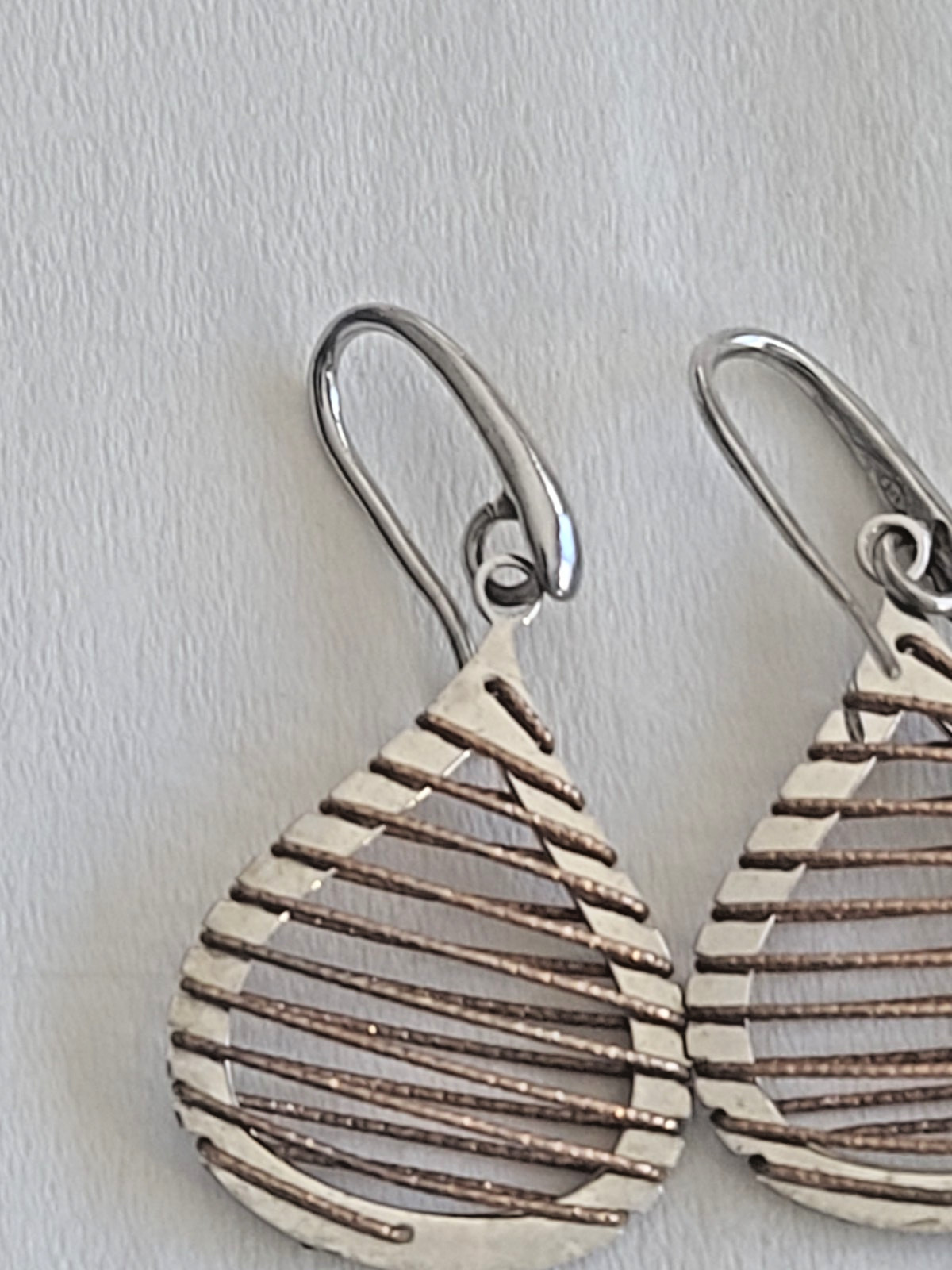 UNWORN Dazzling AGI ITALY STERLING SILVER Gold Wire Wrapped Dangle Earrings