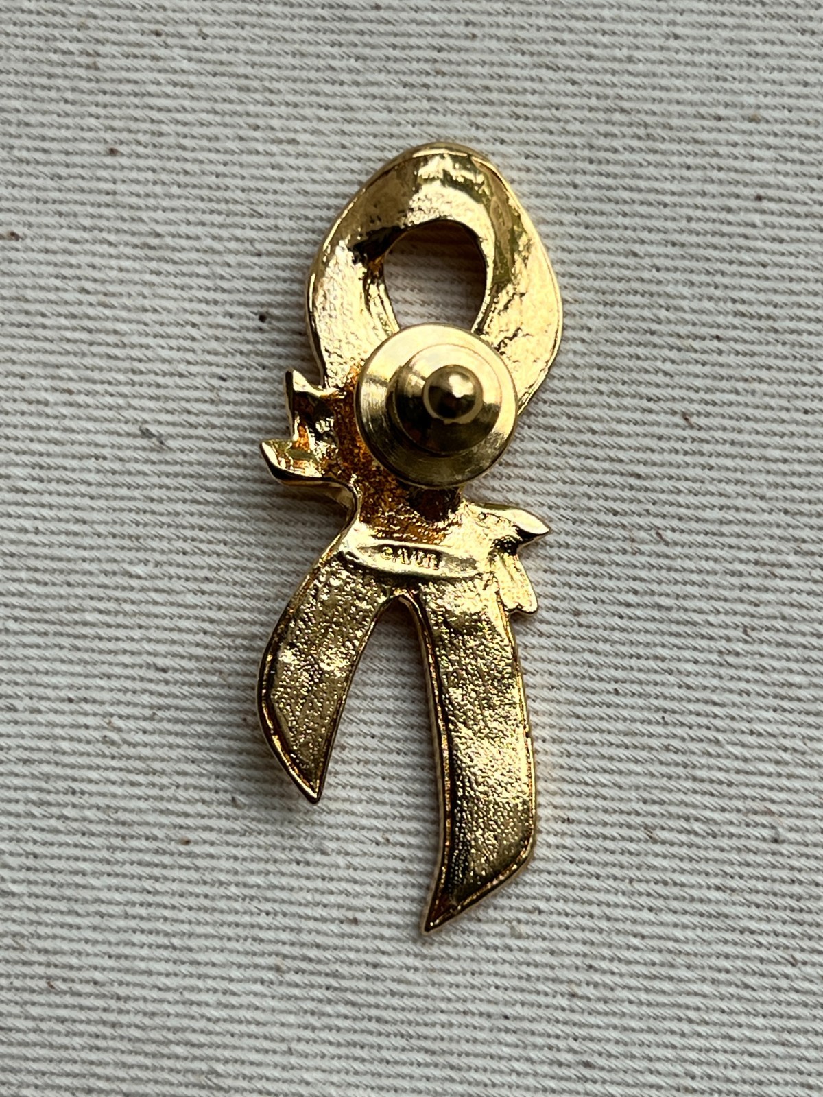 Avon Gold Tone Pink Enamel Breast Cancer Awareness Ribbon Lapel Pin Rose Vintage
