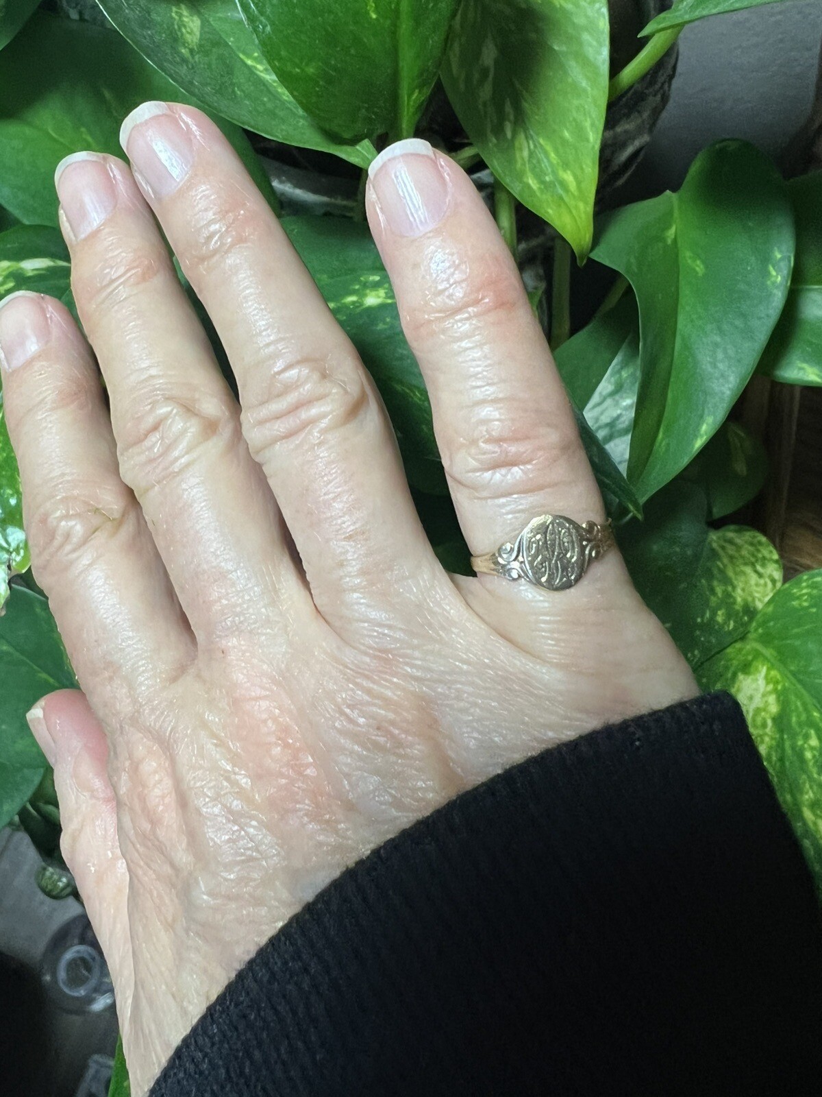 10K Monogramed Signet Pinky/Child’s Ring, Size 4.75 Initial ‘EJZ’