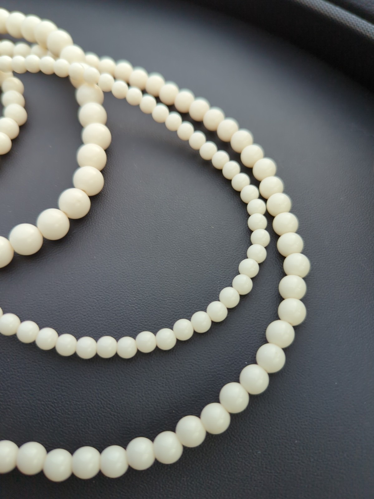 Multiple Strand Cream Platic Bead Necklace Retro Vtg Style 14″ 7 Strand