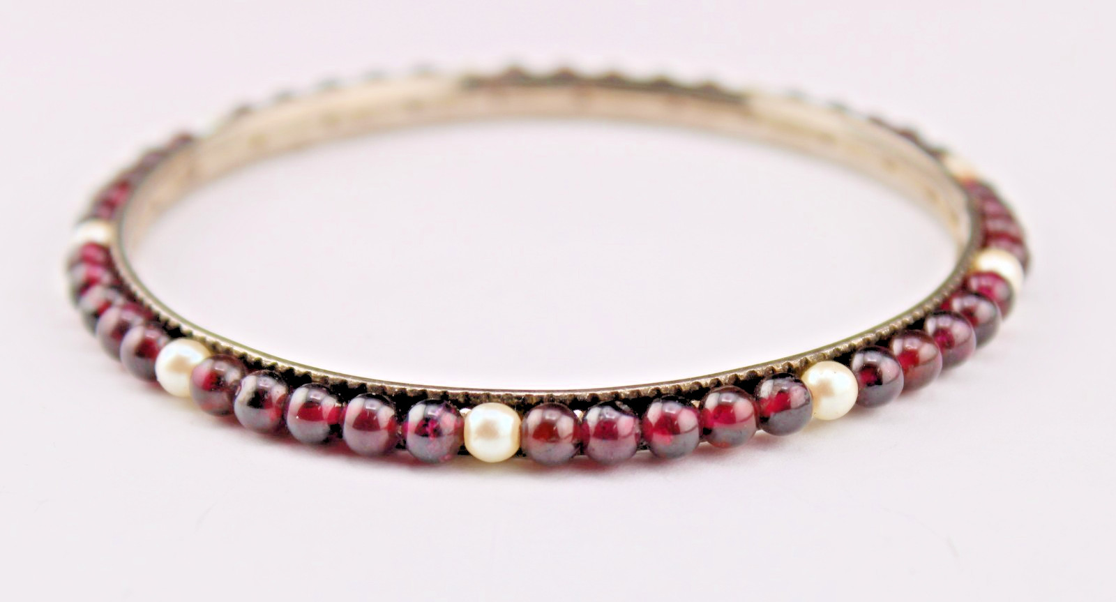 Elegant Vintage Garnet 🫧Pearl Bead Bangle Bracelet 7″ Med Silver Plated