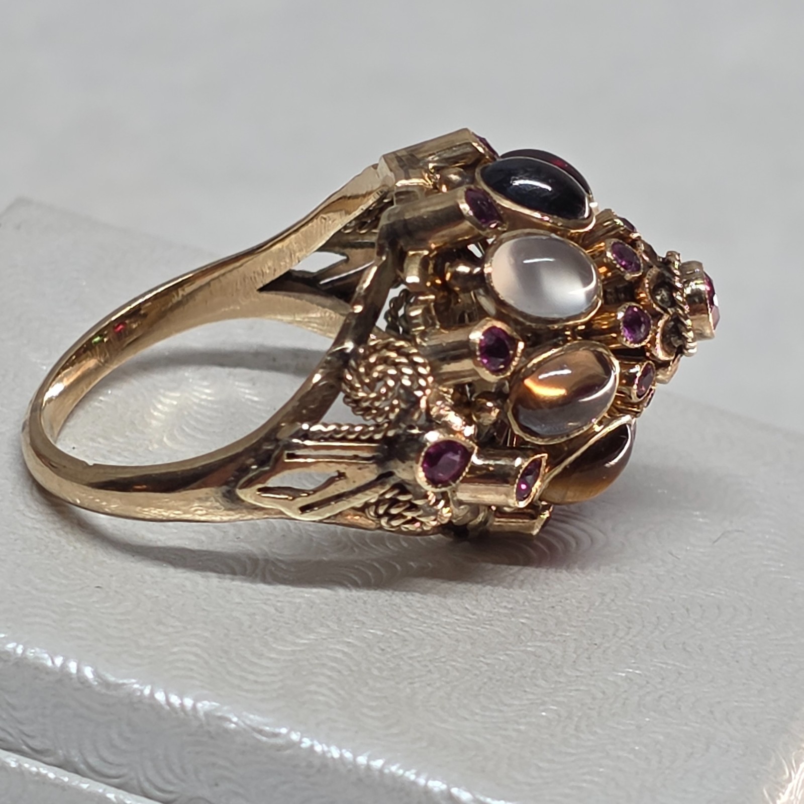 Vintage Thai Princess Harem Ring 18K Gold Multi Gem Cabochon 6.8g Sz 7.75