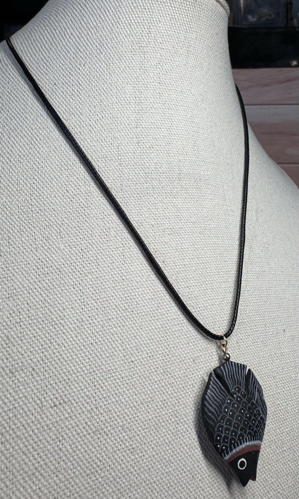 Beautiful Vintage Carved Wood Hand Painted Black Fish Pendant On Cord Necklace