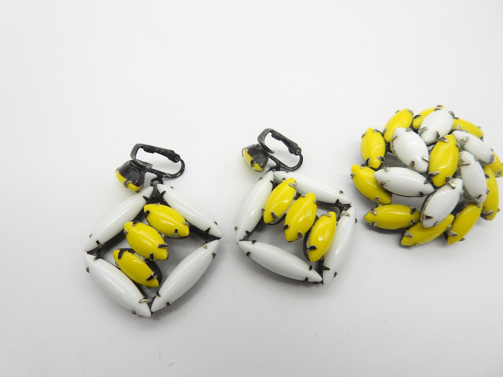 Yellow White Prong Set Marquise Glass Dangle Clip On Earring Brooch Set Vintage