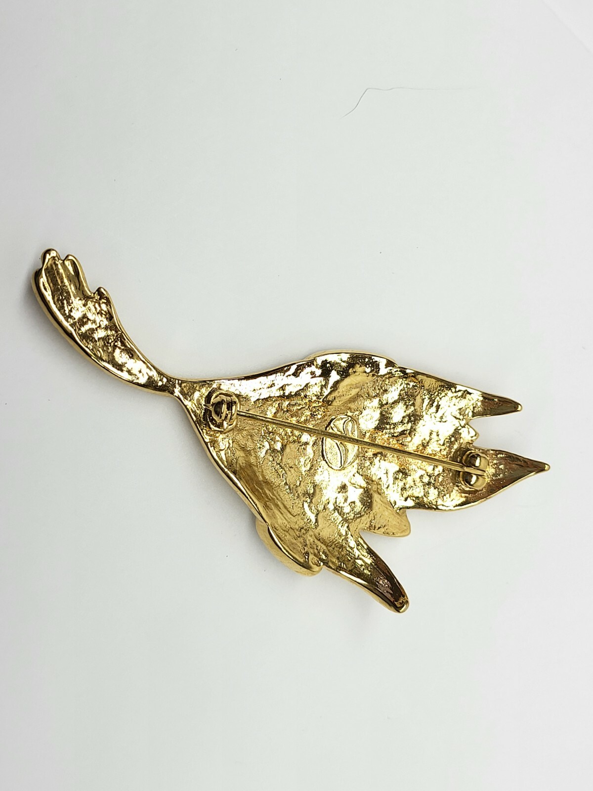 VINTAGE LARGE GOLD TONE CRYSTAL FLOWER BOUQUET BOOCH PIN SIGNED