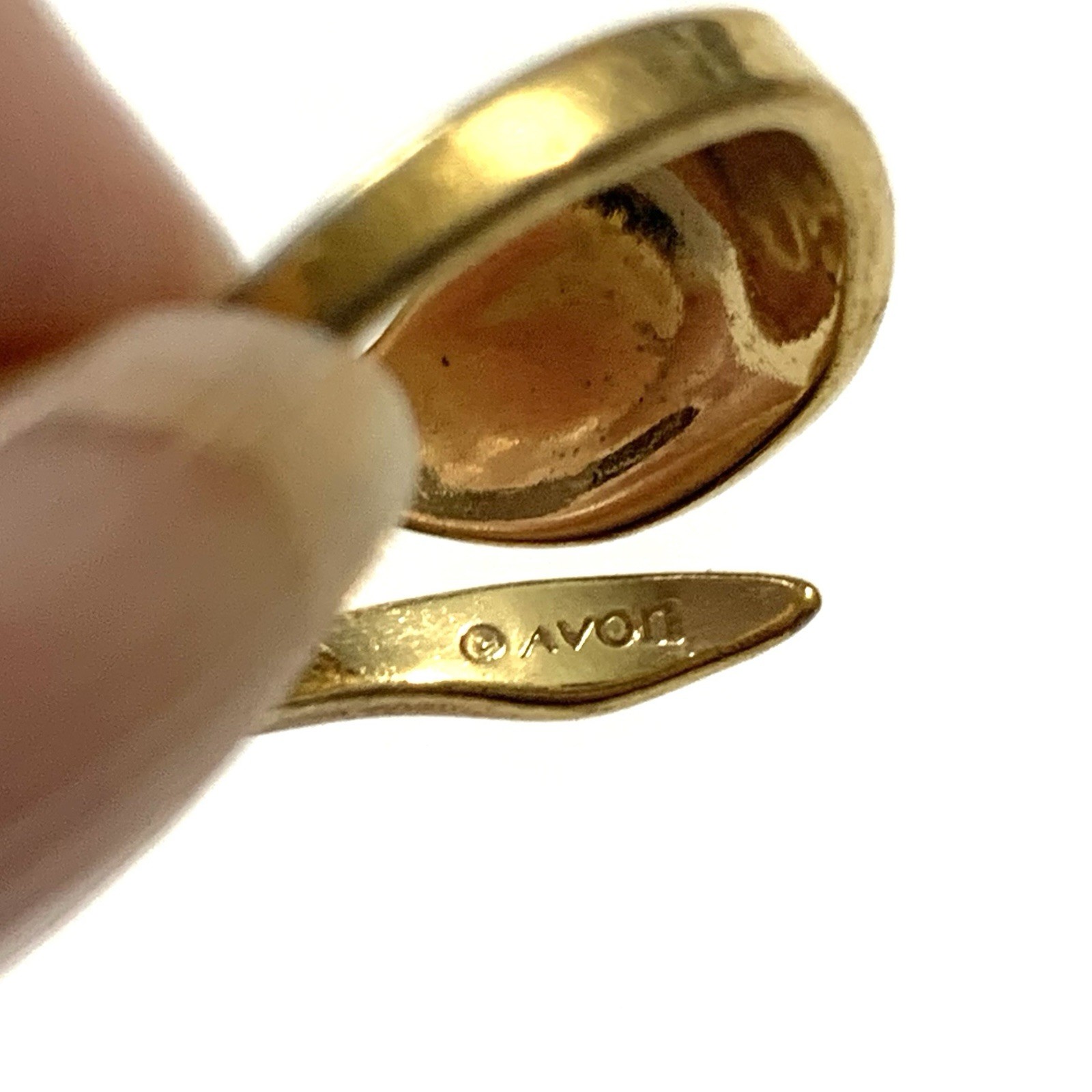 Vintage Avon Signed Gold Tone Leaf Wrap Ring Small Rhinestone Accent Size 5.5