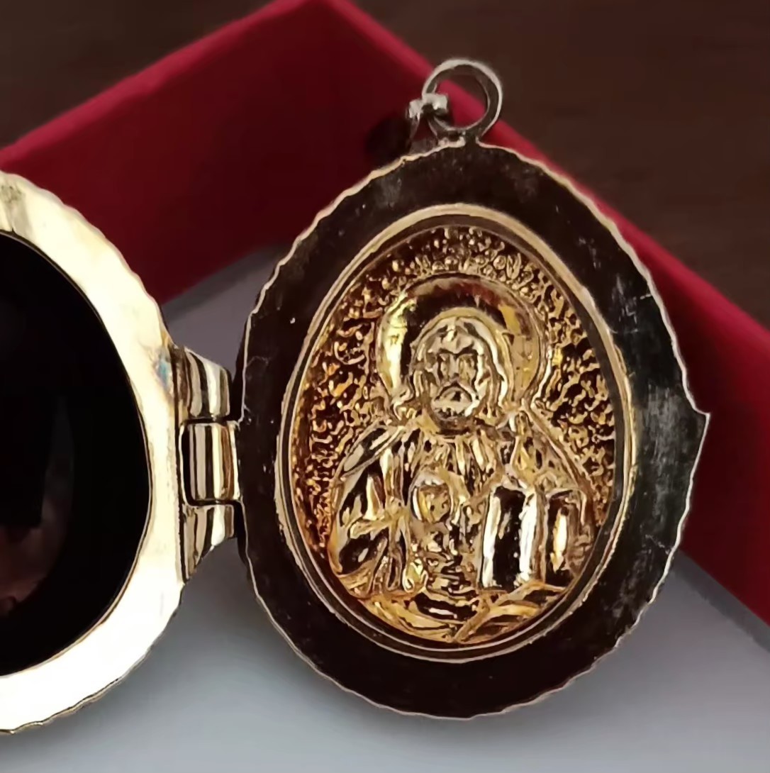 VTG c1990s Egg Pendant Locket Red Cross Gold Jesus Inside Silver Eagle Hinged