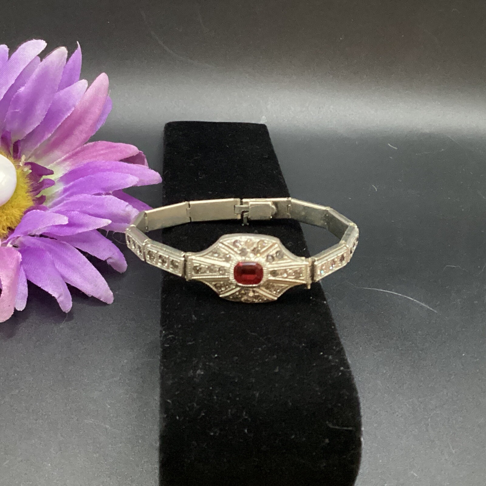 Art Deco 1920s silvertone metal bracelet with faceted red and white crystals 7”