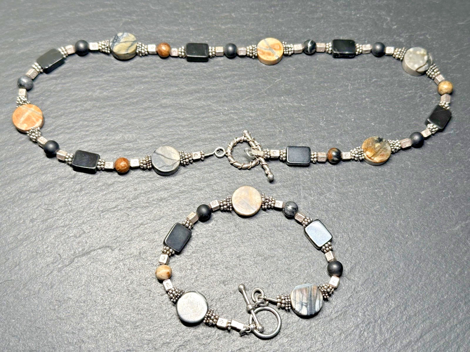 VINTAGE ASSORTED STONE SILVER TONE SET: 16″ NECKLACE & 7.75″ BRACELET I36