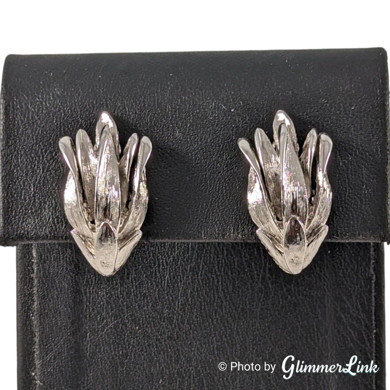 Vintage Floral Silver Tone Textured Mid-Century Clip On Earrings, Gift for Her