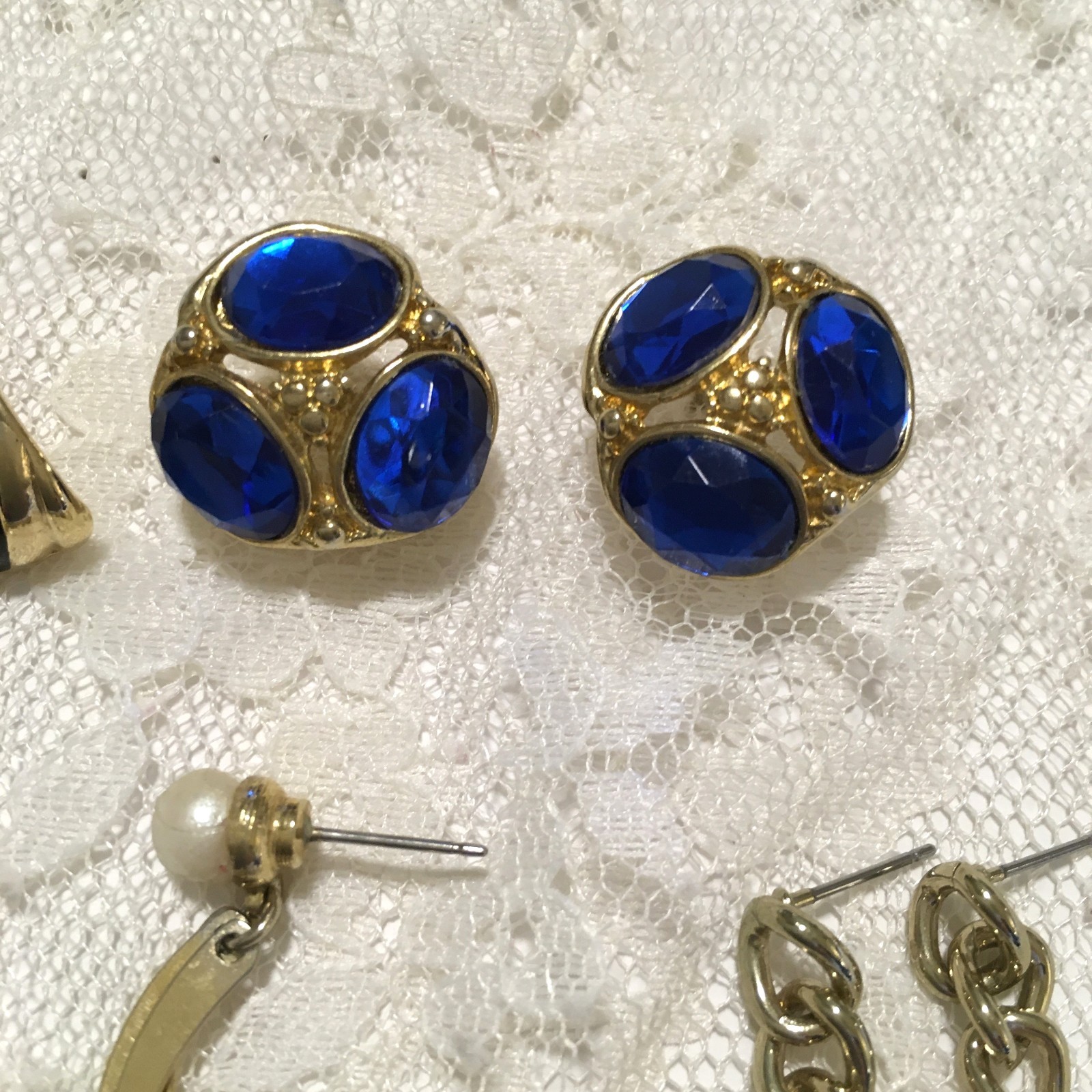 Vintage Earrings Lot Gold Tone Pierced 8s0 90s other Mix Enamel Blue Faux Pearls