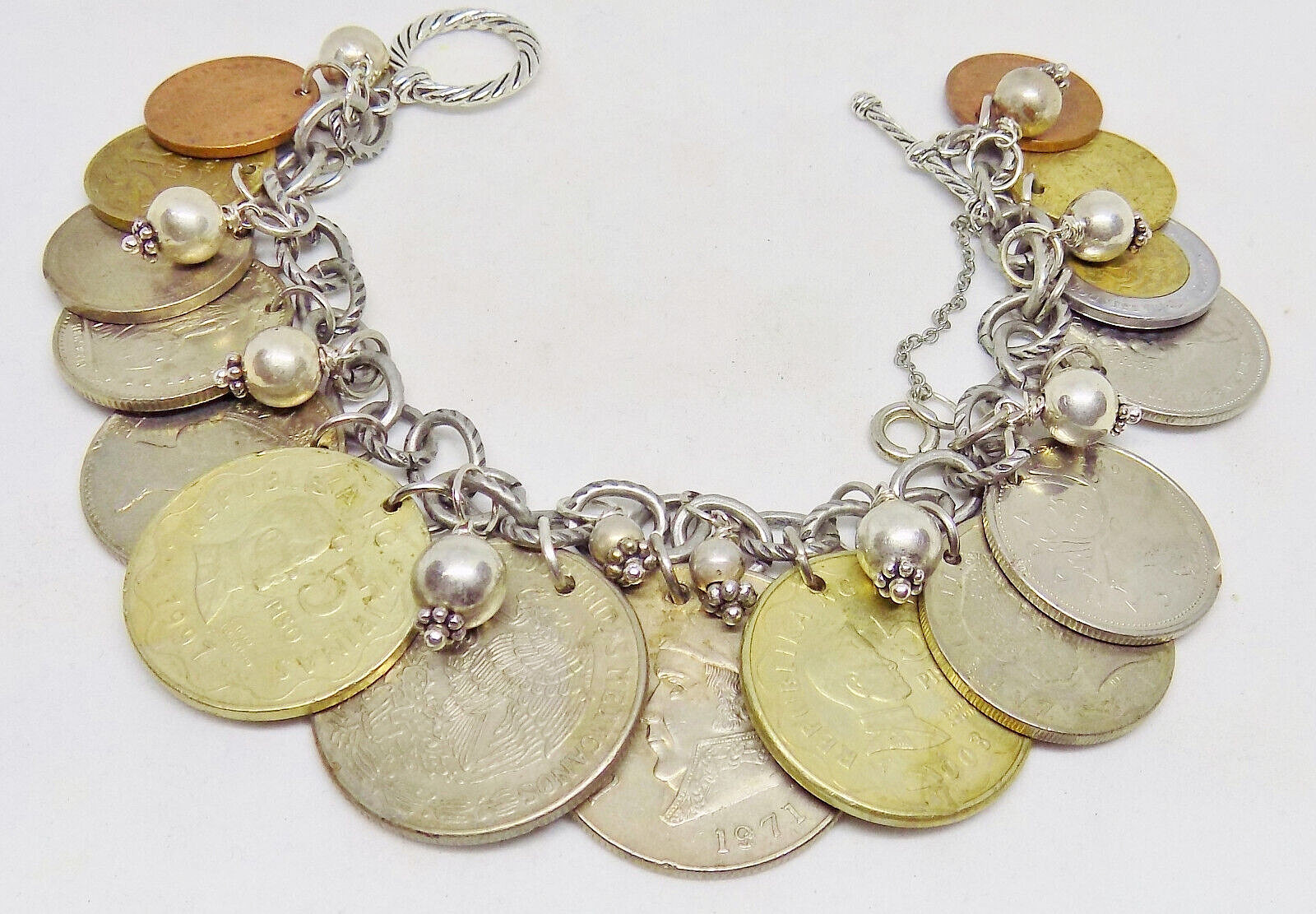 VINTAGE COIN BRACELET COINS FROM AROUND THE WORLD CHARM BRACELET 8 IN