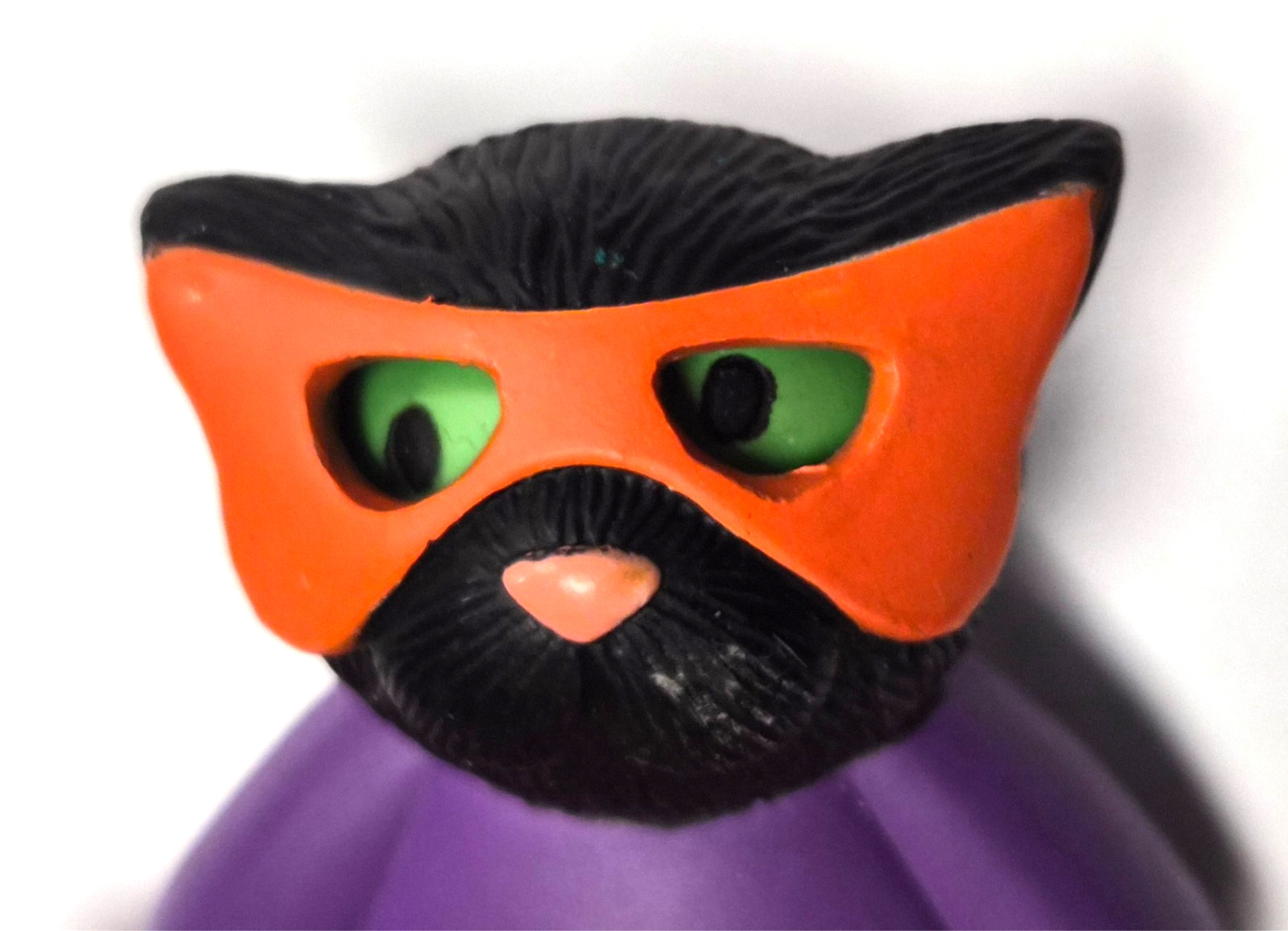 Vintage 90s Hallmark Cards Halloween SCAREDY CAT Moving Eyes & Tail Pin / Brooch