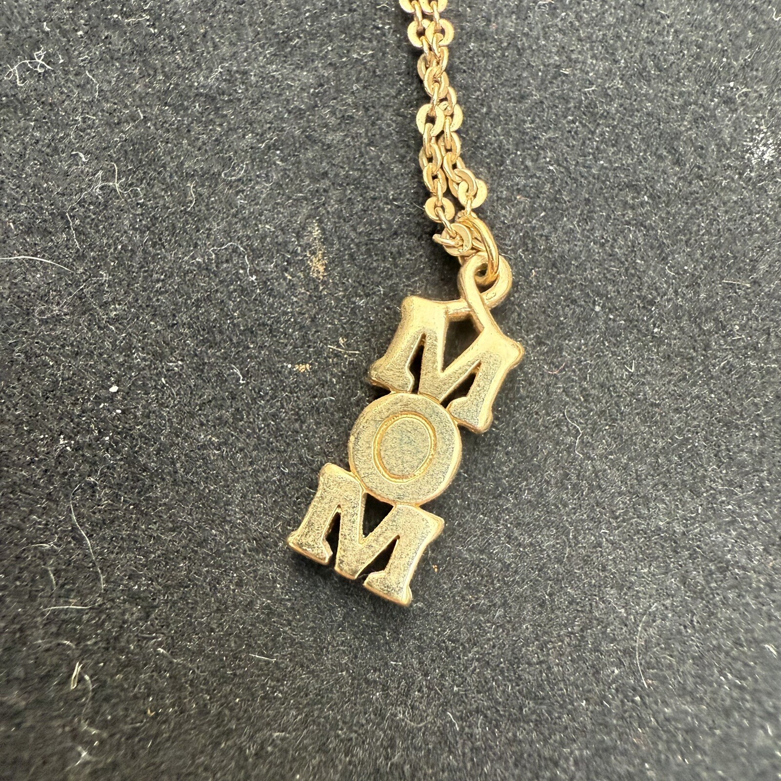 Vintage 1984 Avon Mom Pendant Gold Tone Rhinestone Accent Necklace