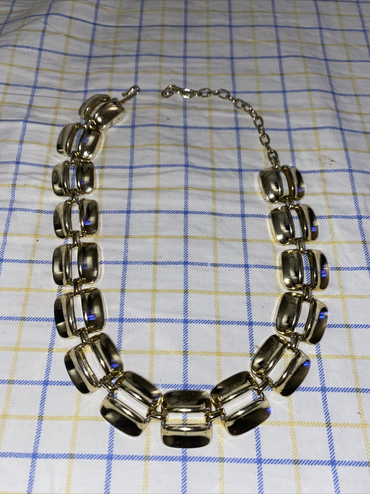 VTG GOLD TONE CHAIN CHOKER DESIGN NECKLACE