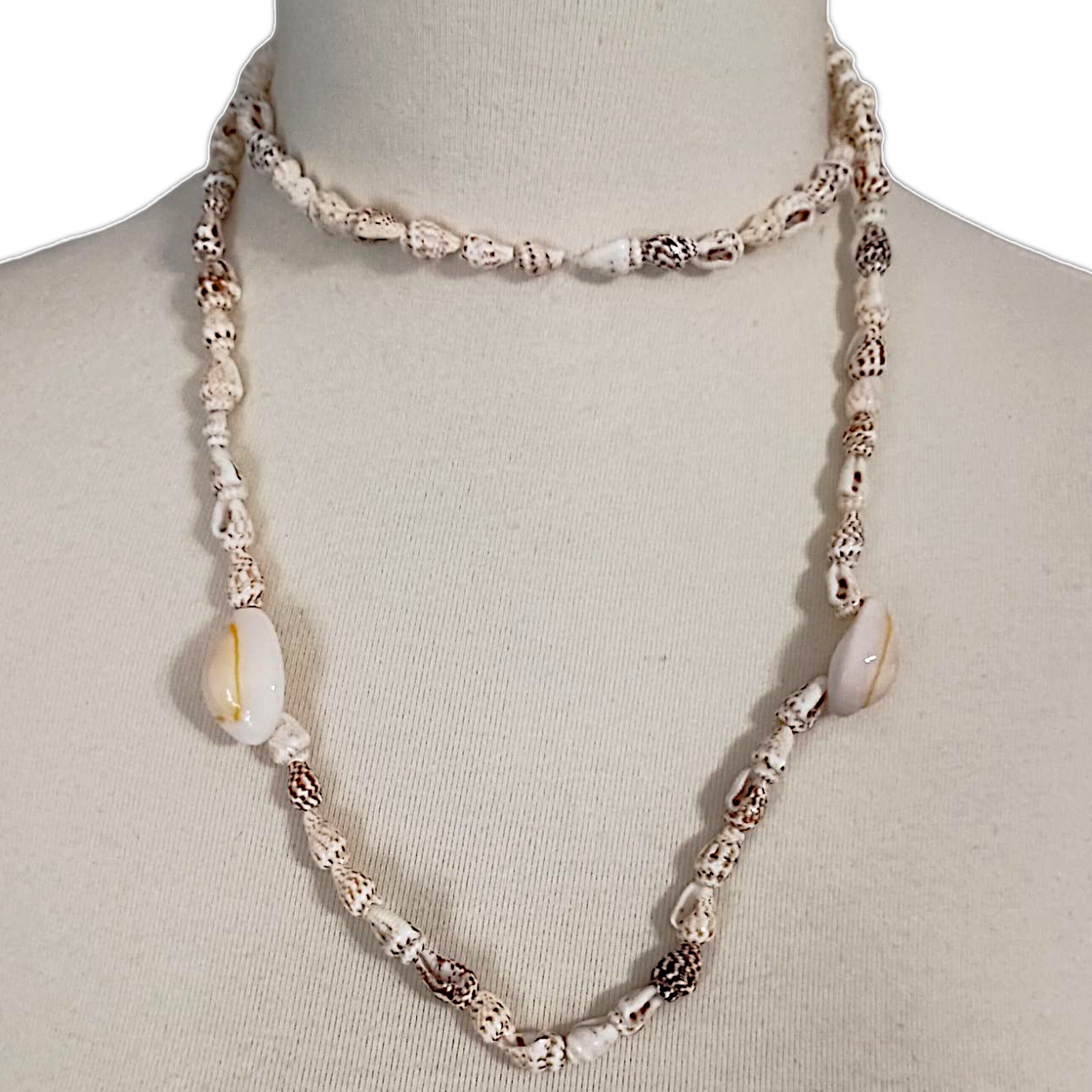 Vintage Cowrie Momi Shell Necklace Strand Hawaiian Lei Beachy Coastal Tropical