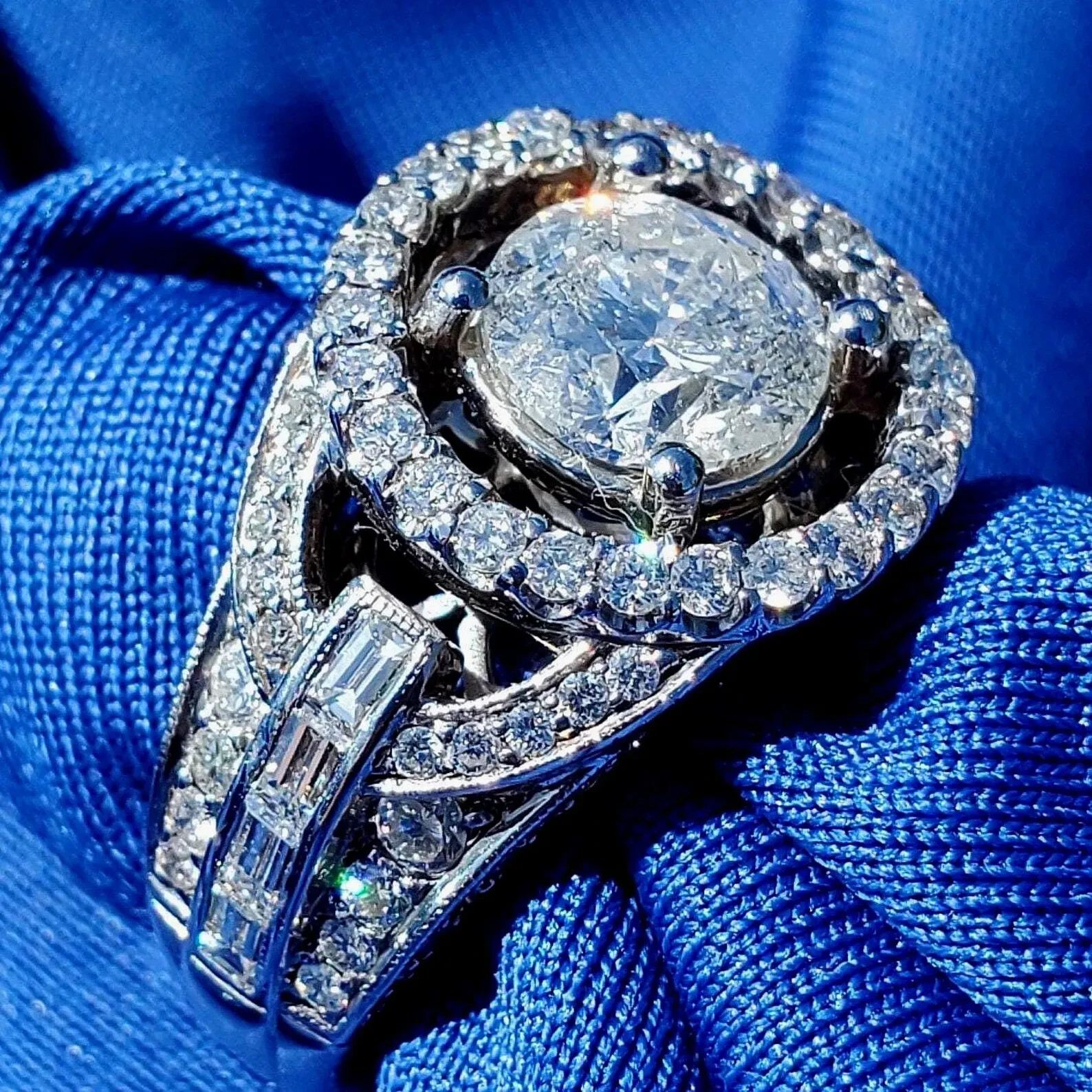 Original EARTH MINED DIAMOND Engagement Ring Vintage SOLID 18K GOLD Solitaire