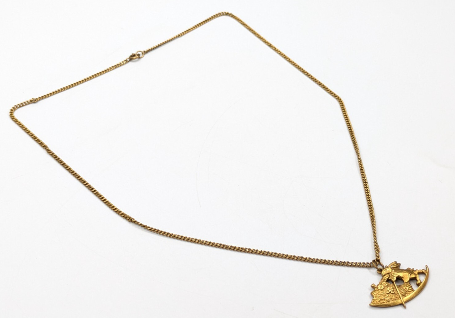 Vintage ALVA Museum Replicas Peter Rabbit Bunny Gondolier Pendant Necklace 24″