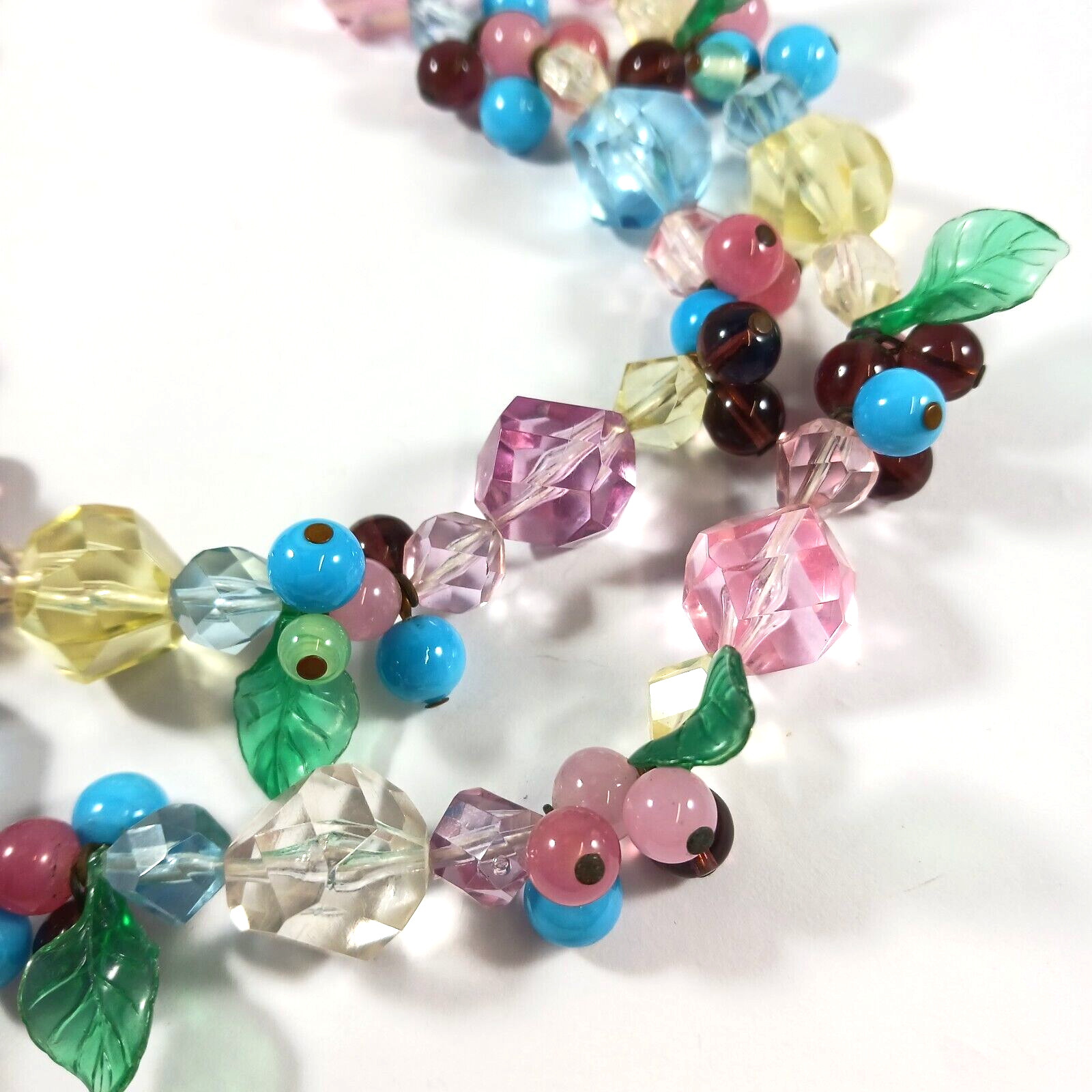 Vintage Pastel Faceted Acrylic Glass Berries Leaves Bead Necklace ~ 35 inches
