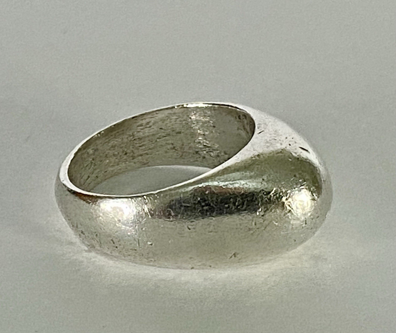 Vintage Sterling Silver Heavy 12.4gr Curved Smooth Dome Ring Size 6.5