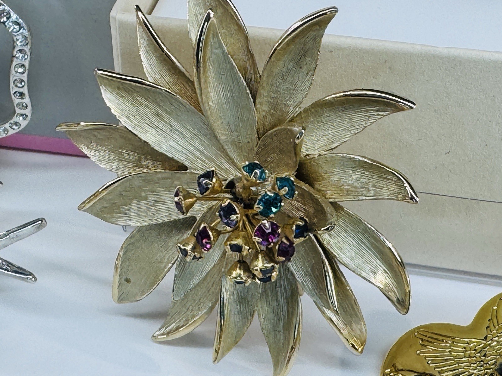 Antique Vintage Jewelry Large Lot Signed Weiss Lisner Coro Avon Trifari Kramer