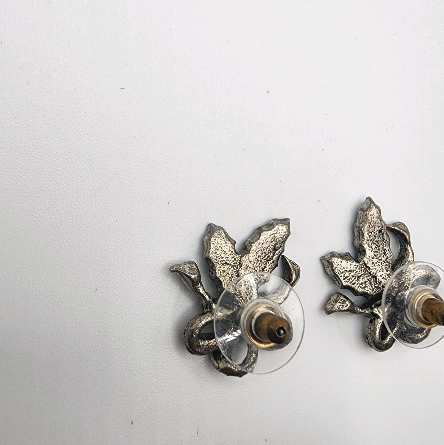 Vintage Christmas Holly Leaf Bow Earrings Red Green Enamel Cute Holiday Jewelry