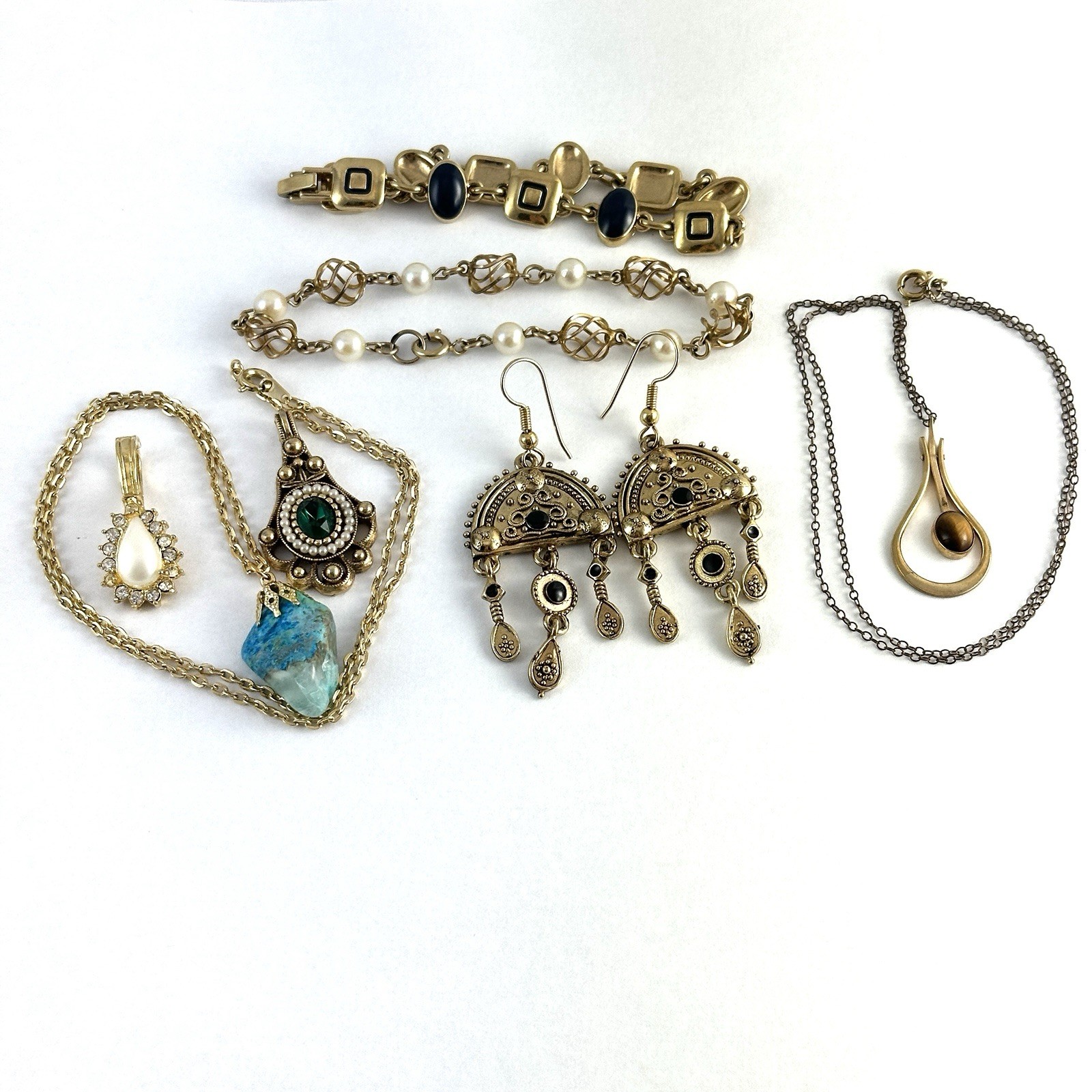 Lot Of Vintage Jewelry Avon Monet JJ 1986 Regenc, Gold Plated, & Other Unsigned