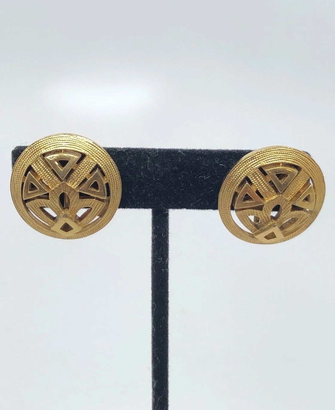 Vtg Crown Trifari Clip Earrings Round MCM Geometric textured gold tone signed