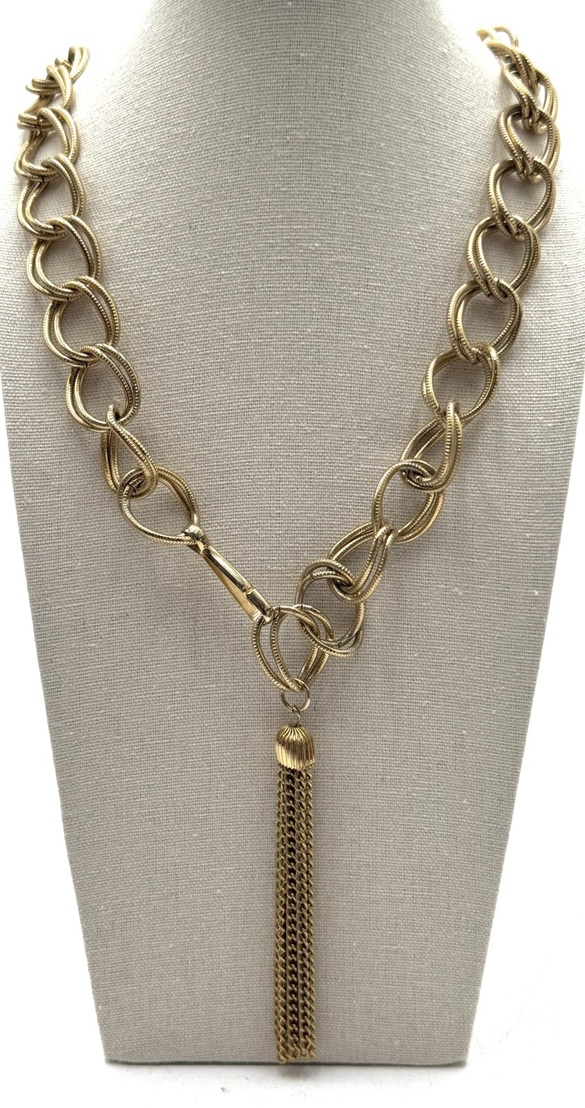 Vintage Gold Tone Statement Chain Necklace Large Oval Links Tassel Pendant 21in