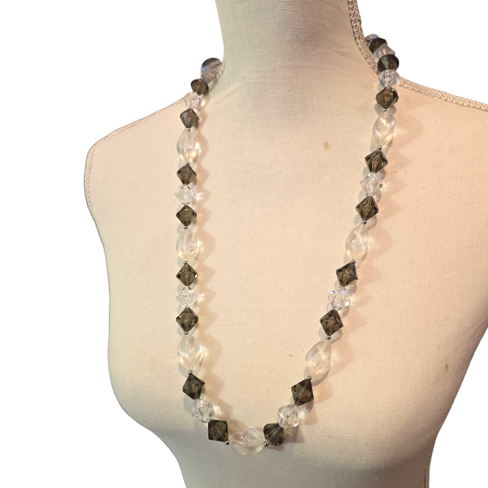 ecklace Vintage Beaded Clear Frosted Olive Green Geometric Faceted 24″ SKU2336