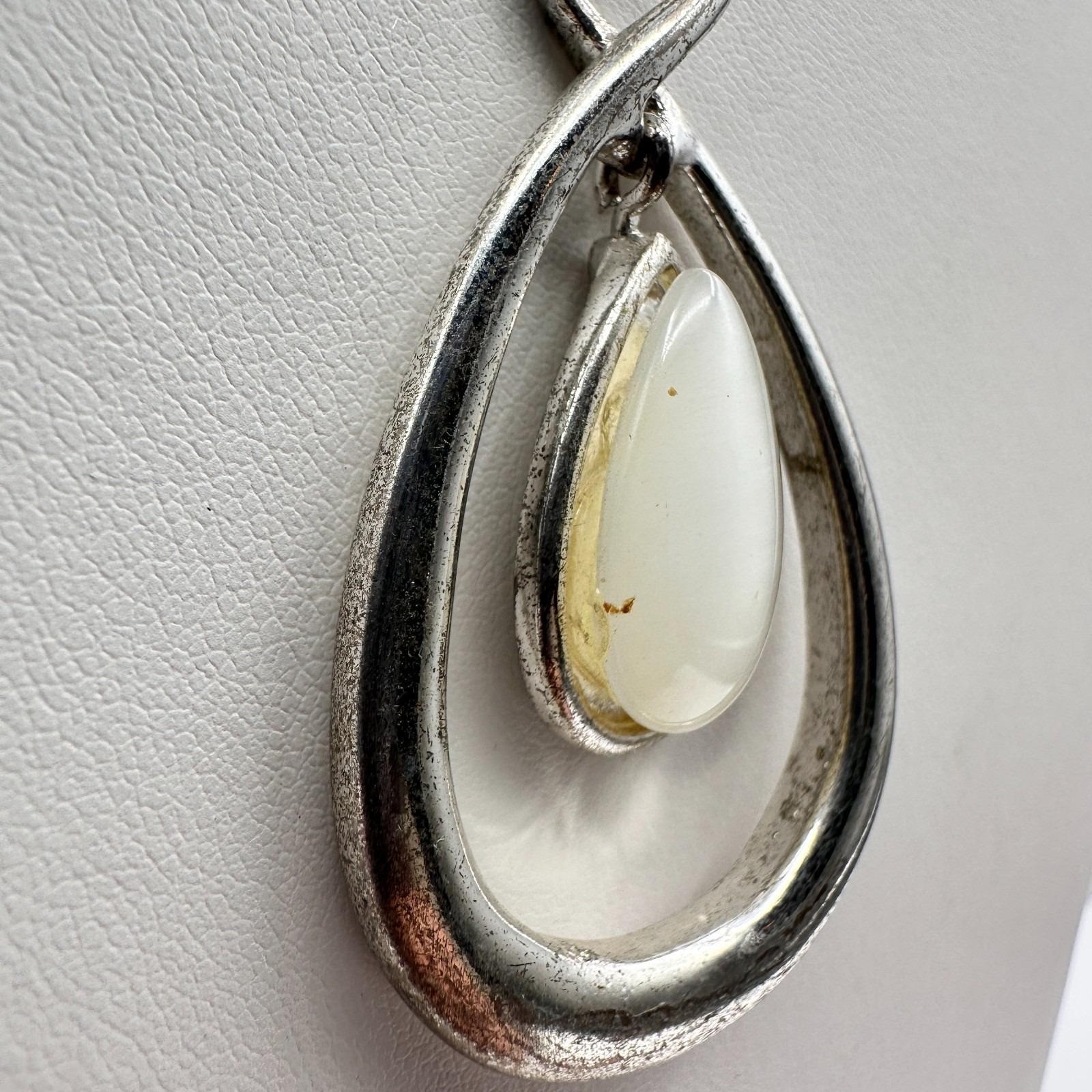 Vintage 90s Teardrop Pendant Necklace Silver Tone Snake Chain Women’s Jewelry