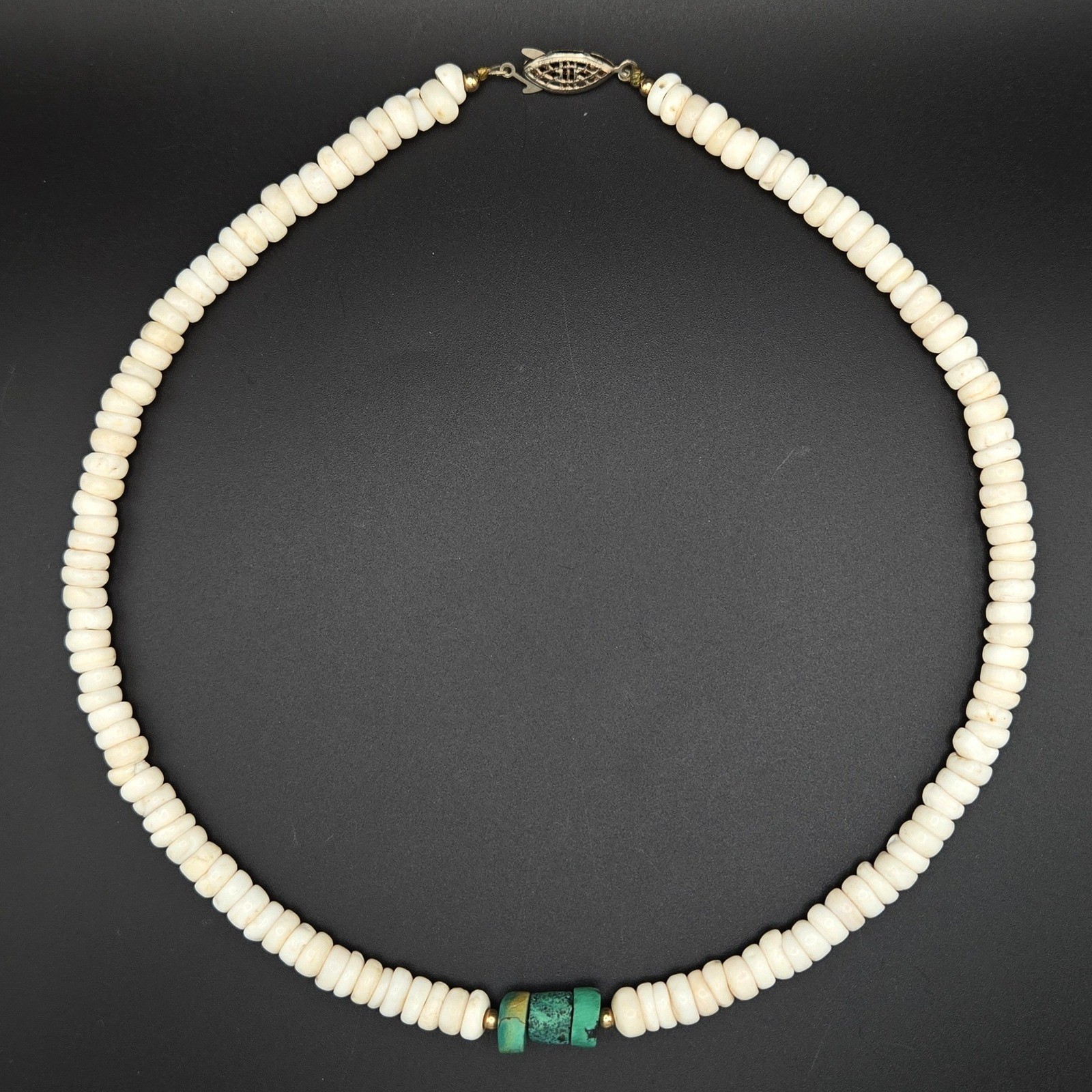 Vintage Puka Shell Necklace Turquoise and Green Dyed Stone Accents 17″ Surfer