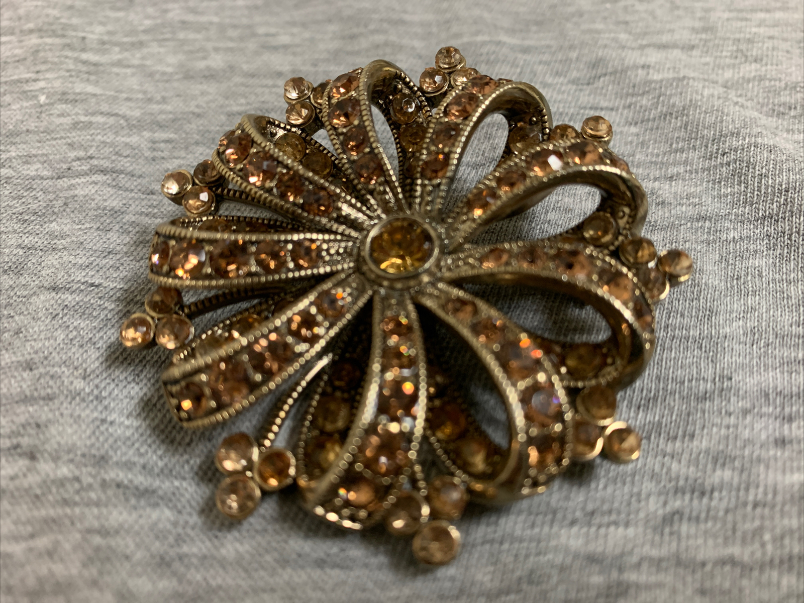 Vintage Liz Claiborne Goldtone Metal & Amber Rhinestone Bow Brooch Pin