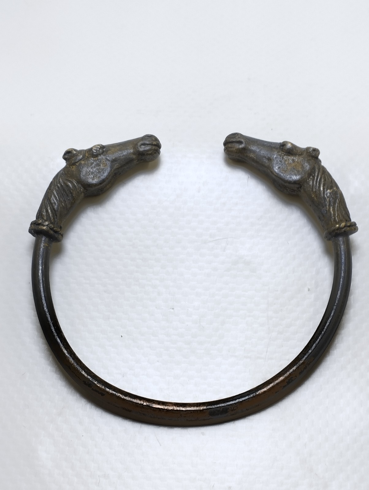 A GENUINE RARE ANCIENT VIKING BRACELET BRONZE COLOR HORSE ARTIFACT ANTIQUE