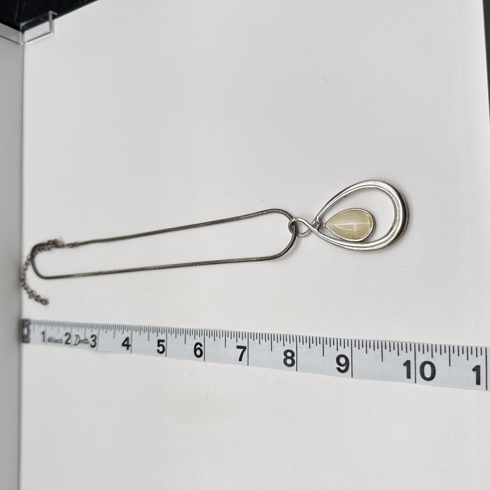 Vintage 90s Teardrop Pendant Necklace Silver Tone Snake Chain Women’s Jewelry