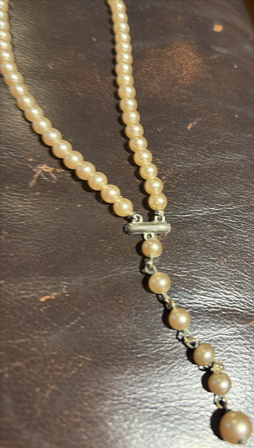 Long Vintage Champagne Faux Pearl Opera Necklace 21″ In Original Round Box