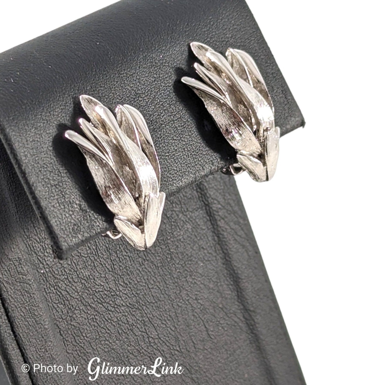Vintage Floral Silver Tone Textured Mid-Century Clip On Earrings, Gift for Her
