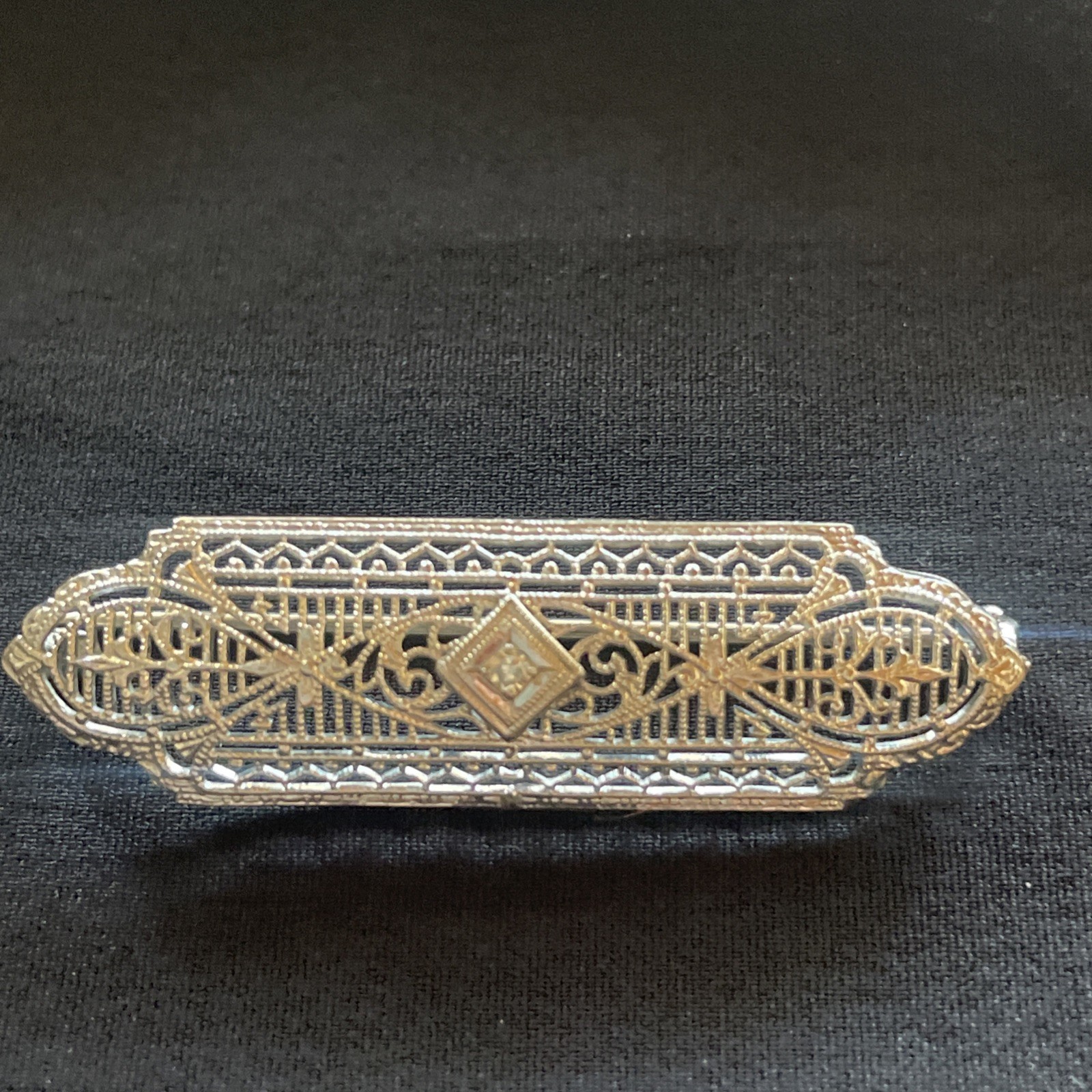 Antique Edwardian Art Deco 10k White Gold Filigree Mine Diamond Bar Brooch Pin