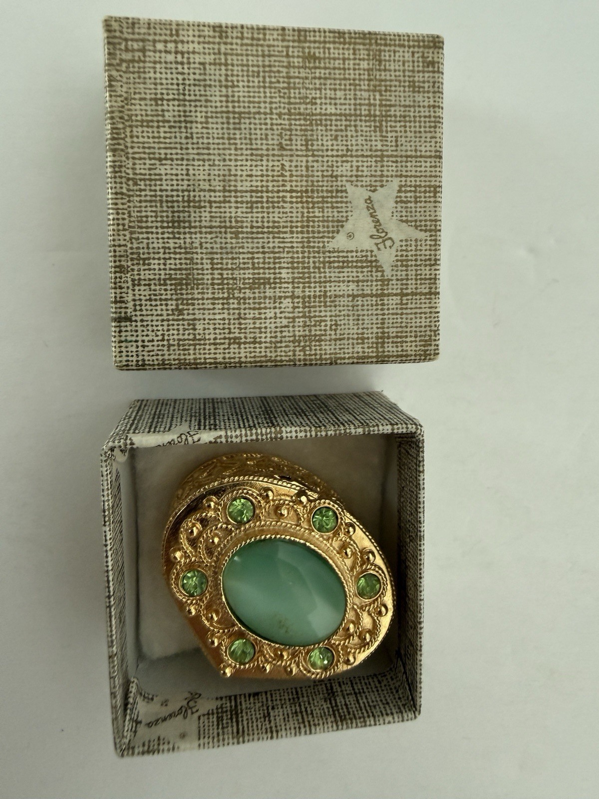 Vintage Florenza Gold Tone Pill box with Cabochon stone