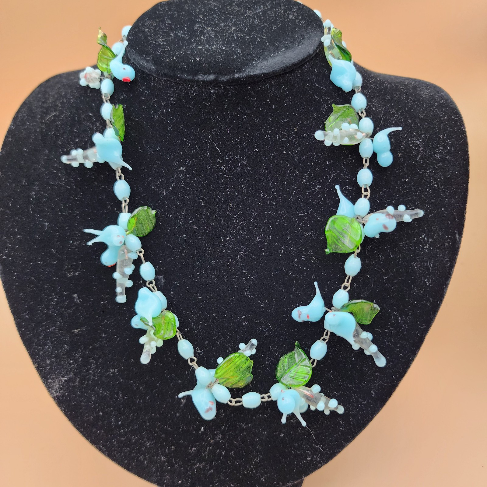 Lovely Vintage Blown Glass Neckless w Birds & Flowers (1670)