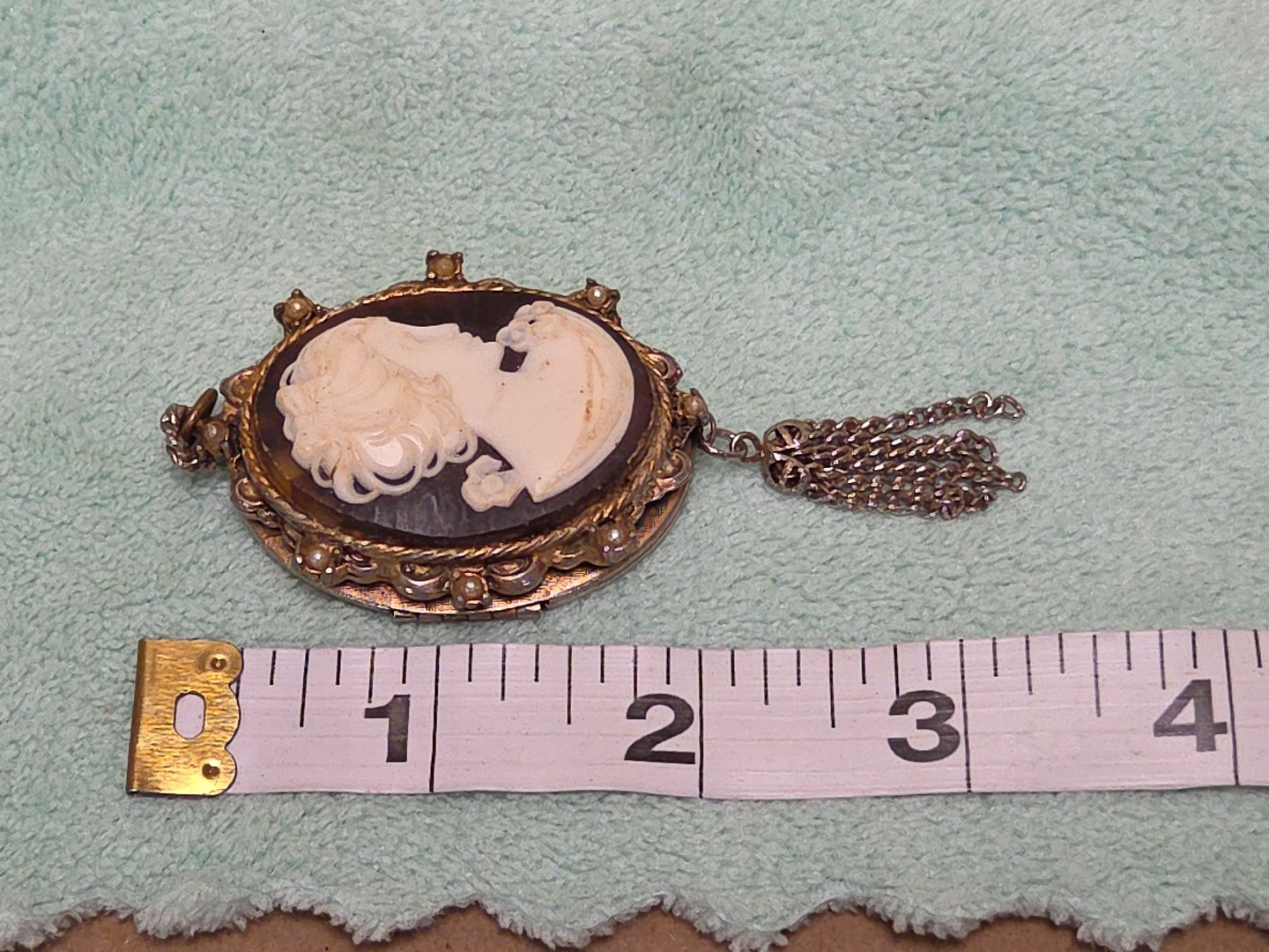 Nice Vintage Carved Cameo Locket Pendant *SEE PICS