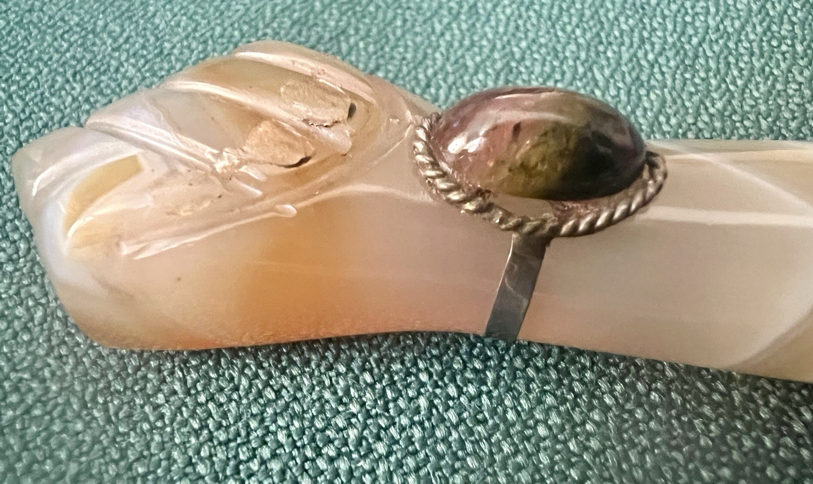 VINTAGE POLISHED CARVED STONE MANO FIGA W/STERLING GOOD LUCK CHARM PENDANT