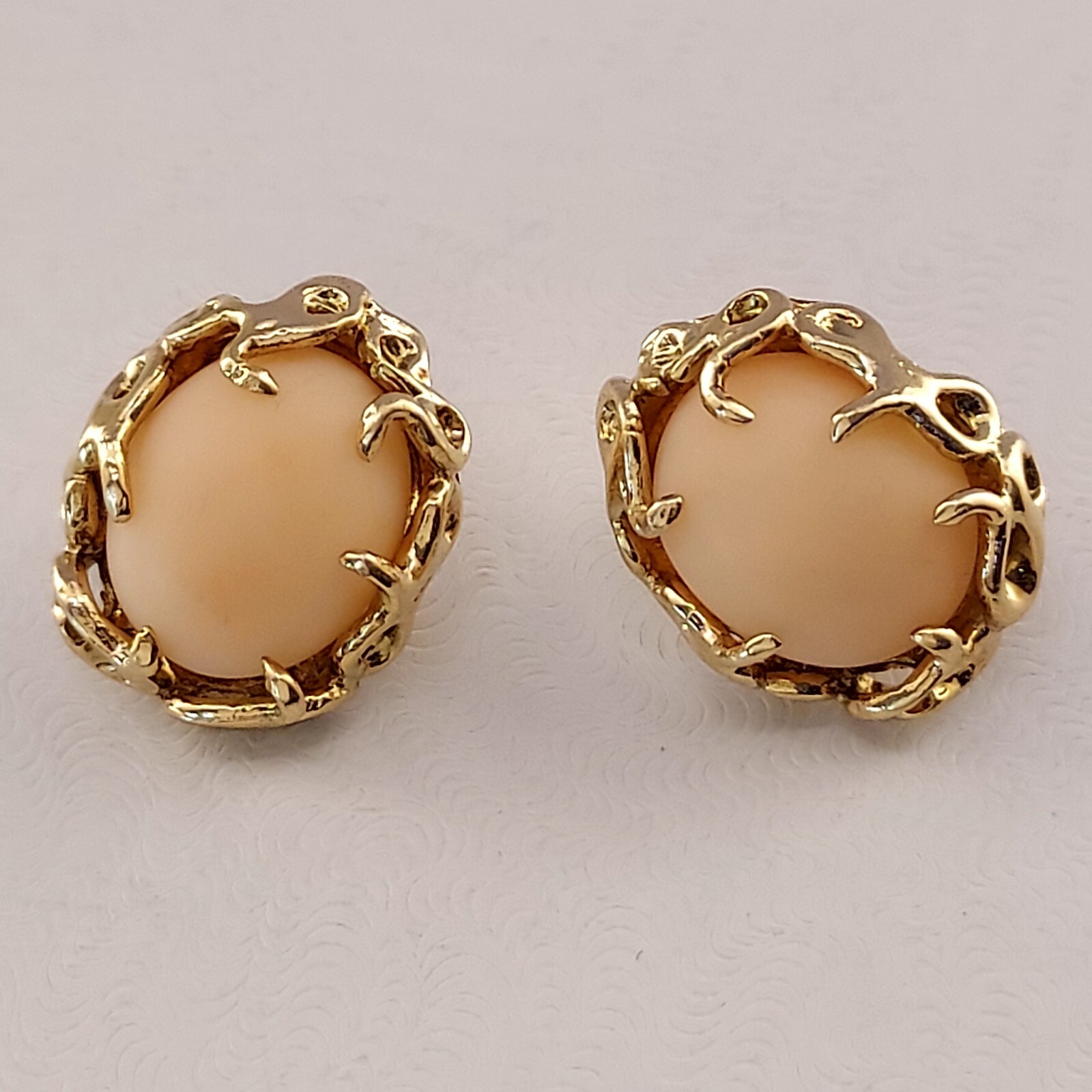 Vintage 14k Coral Stud Earrings. 1/2″x5/8″/ Weight 6.4 Grams. 10x 12 mm Coral.