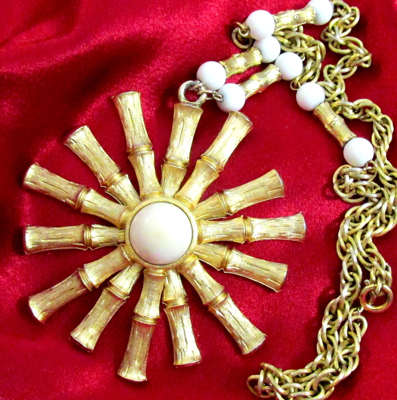 VTG RUNWAY NAPIER BOOK PC GP BAMBOO SUNBURST PENDANT NECKLACE WHITE BEAD FUJIO