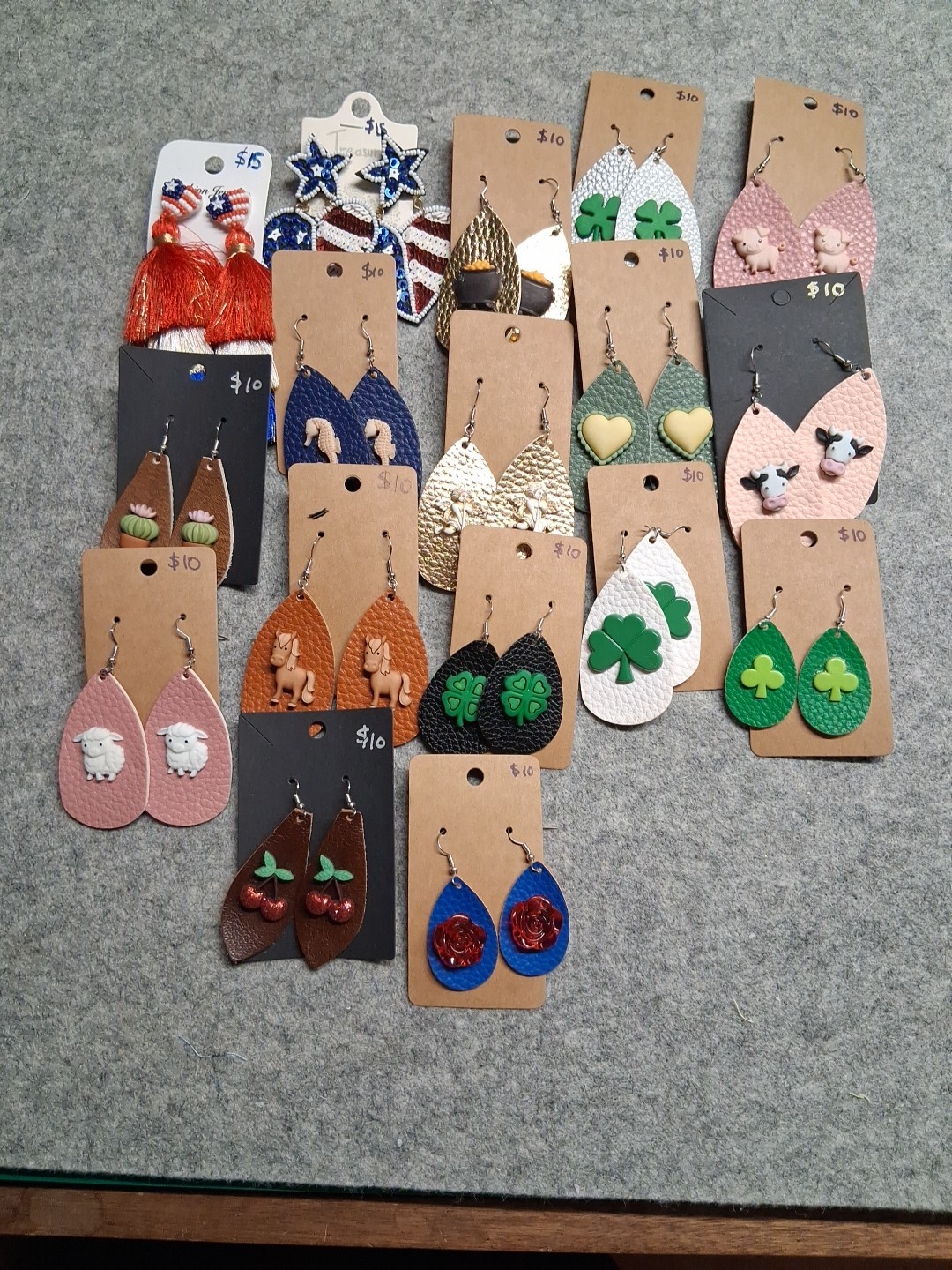 Costume Jewelery Lot-17 Pieces
