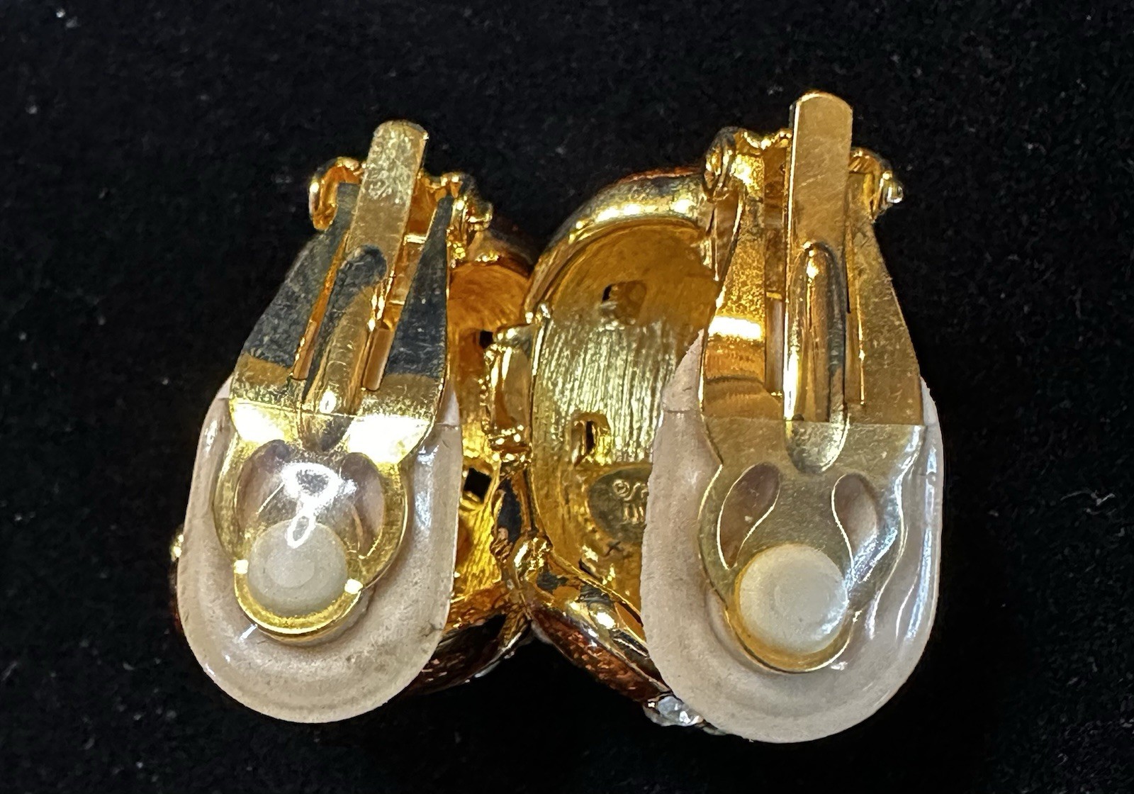 VTG JOAN RIVERS GOLDEN BROWN ENAMEL RHINESTONE HALF HOOP CLIP ON EARRINGS