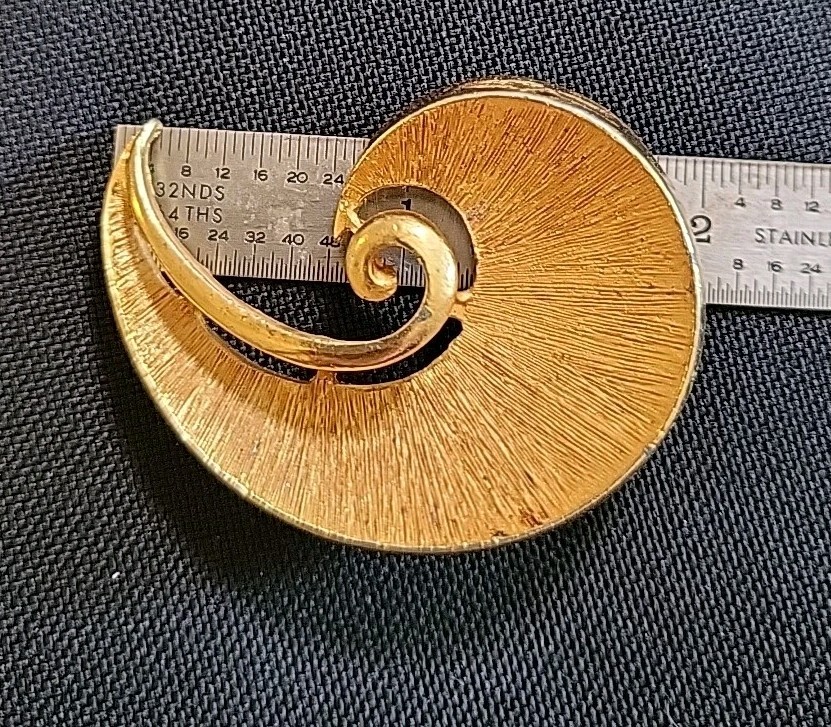 Vintage Marked Brushed Polished Gold Tone Swirl Pin Brooch Wedding Jewelry