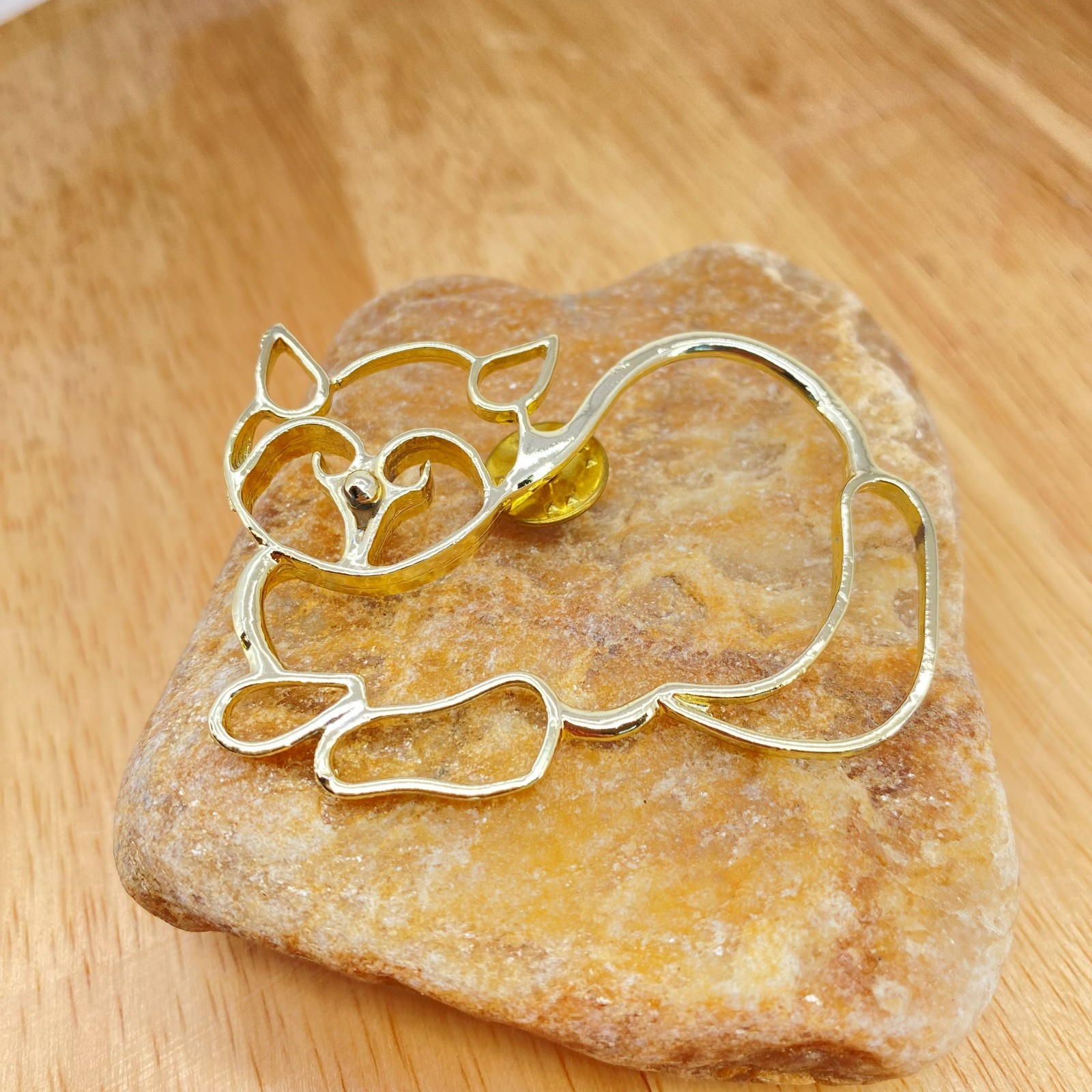 Vintage Yellow Gold Tone Cat Figure Laying Pin 2”